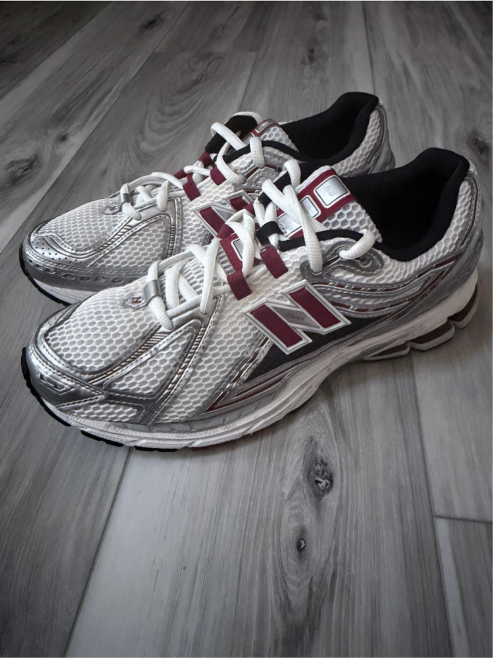 New Balance 1906R Silver Classic Crimson M1906REA Men 12 Women 13.5
